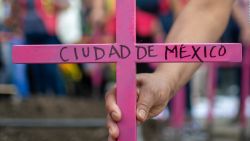 CNNE 695684 - activistas aun dudan del plan para proteger a las mujeres