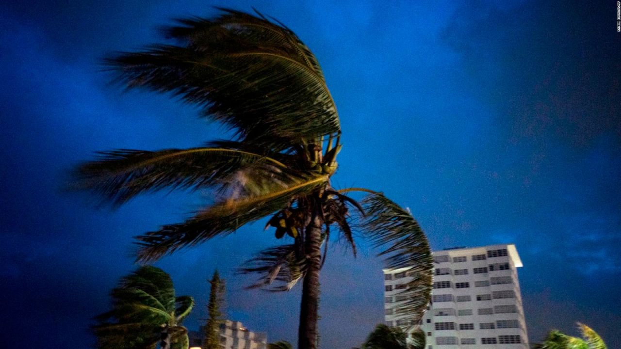 CNNE 697127 - viento y oleaje azotan a bahamas por dorian