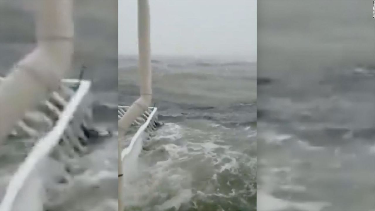 CNNE 697825 - un importante aeropuerto esta bajo el agua en las bahamas