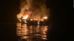 CNNE 697859 - al menos 20 muertos en incendio en un barco