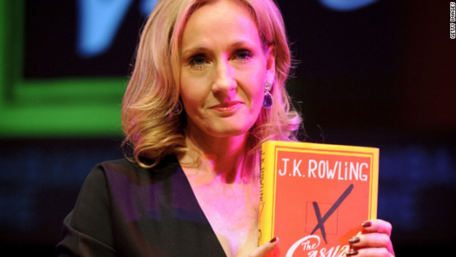 En "The Casual Vacancy", J. K. Rowling analiza la desigualdad social y política en una pequeña ciudad.