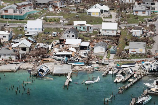 Destrozos en la isla Gran Abaco, Bahamas, tras el paso del huracán Dorian.