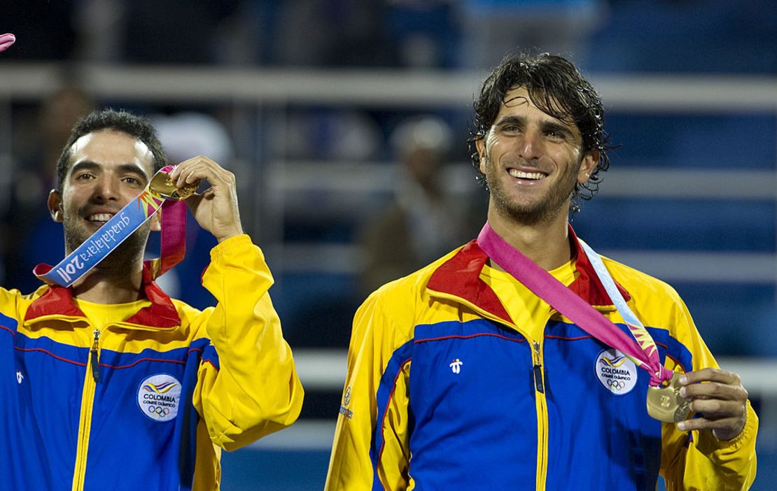 Juan Sebastián Cabal (izquierda) y Robert Farah (derecha) ganaron medalla de oro en dobles de Tenis en los Juegos Panamericanos de Guadalajara en 2011, al vencer a la dupla ecuatoriana.