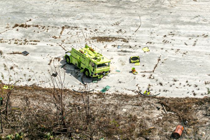 El aeropuerto de Freeport estuvo inaccesible a principios de esta semana cuando Dorian golpeó el norte de Bahamas. Las olas lamían las ventanas de la terminal doméstica, mostraban videos en las redes sociales.