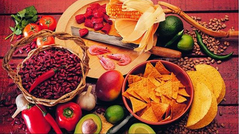 Esquites, pozoles y chiles en nogada: lo que no sabías de estos platillos tradicionales mexicanos | cnn