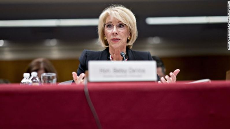 Betsy DeVos, secretaria de Educación.