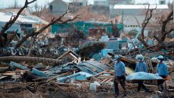 CNNE 702954 - marsh harbour en las bahamas parece "un pueblo fantasma"