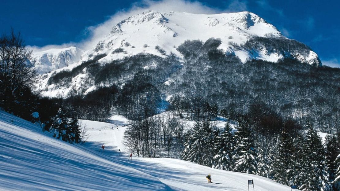 Molise ha sido bendecida con montañas cubiertas de nieve que, alrededor de pueblos como Campitello Matese, proporcionan un refugio para los entusiastas de los deportes de invierno.