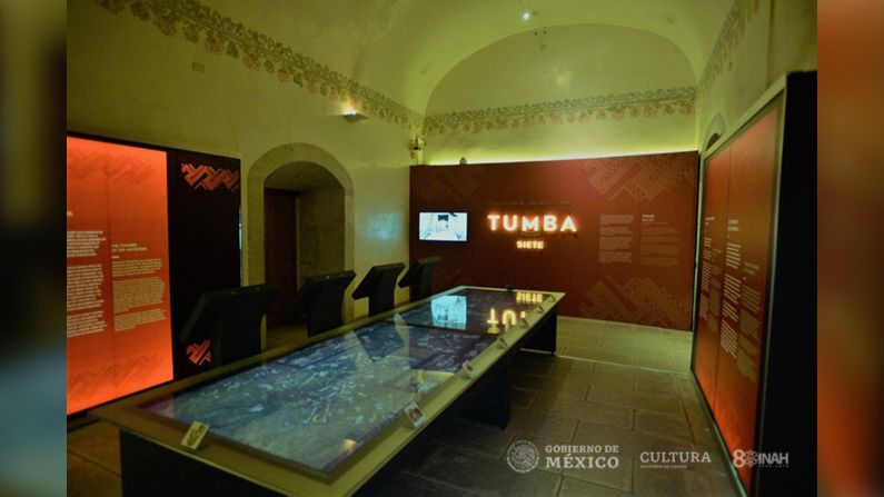 Varias piezas restauradas de la Tumba 7 están en la renovada Sala El lugar de los ancestros, del Museo de las Culturas de Oaxaca.