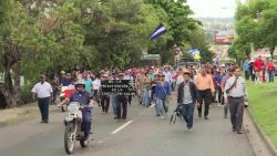 CNNE 703341 - ley de proteccion social en honduras causa marchas