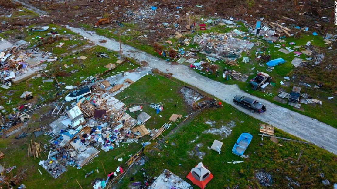 Innumerables casas fueron destrozadas en la mitad oriental de la isla Gran Bahama.