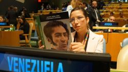 CNNE 708089 - ella leyo un libro mientras trump hablaba ante la onu