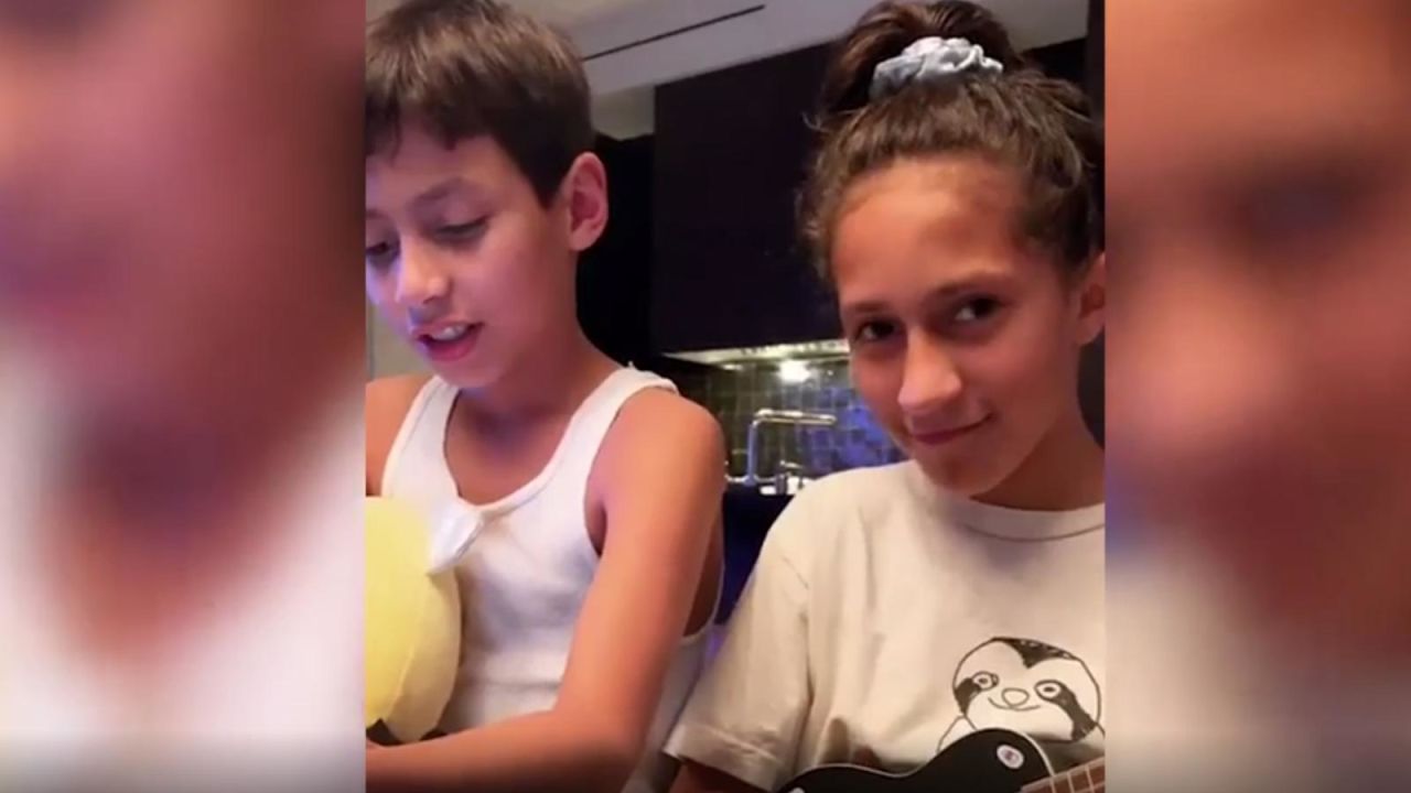 CNNE 709556 - los hijos de jennifer lopez y marc anthony se vuelven virales