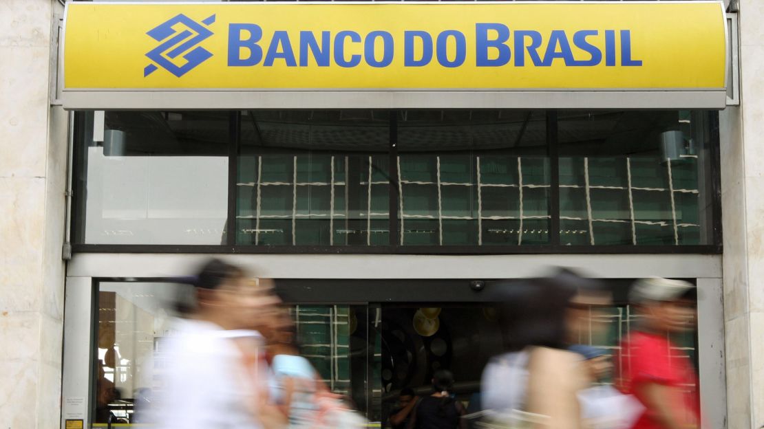 Fachada de una sede de Banco de Brasil, en Sao Paulo.