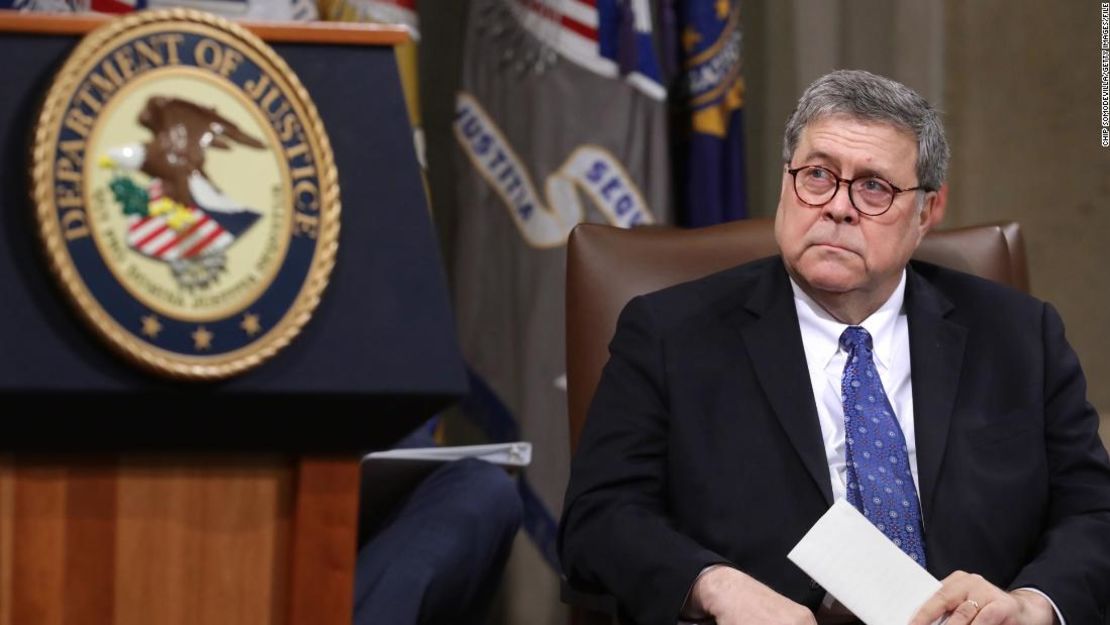 Barr se mantuvo en silencio sobre el escándalo de Ucrania, pero Trump lo mencionó repetidamente en la llamada telefónica del 25 de julio con Zelensky.