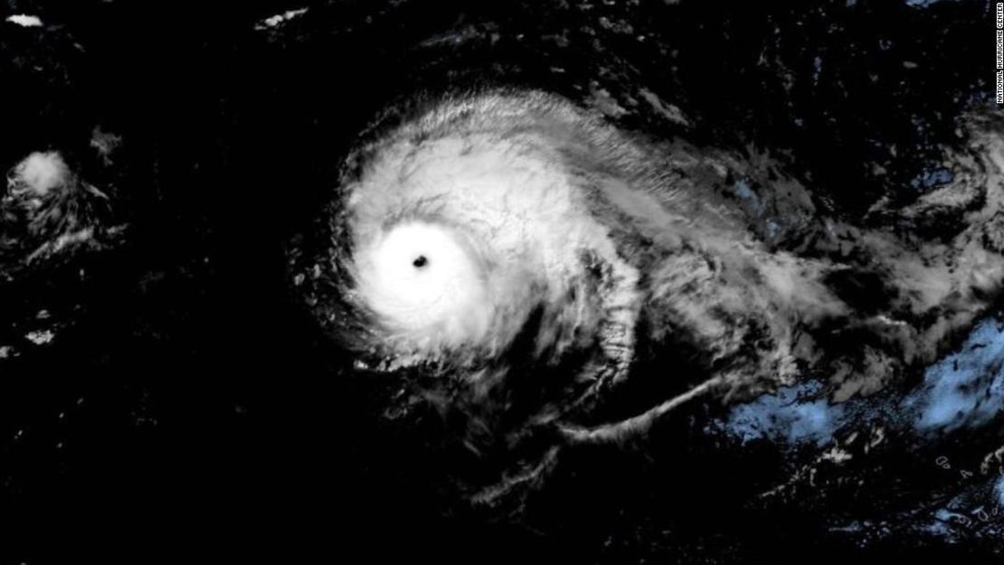 Imagen satelital del huracán Lorenzo.