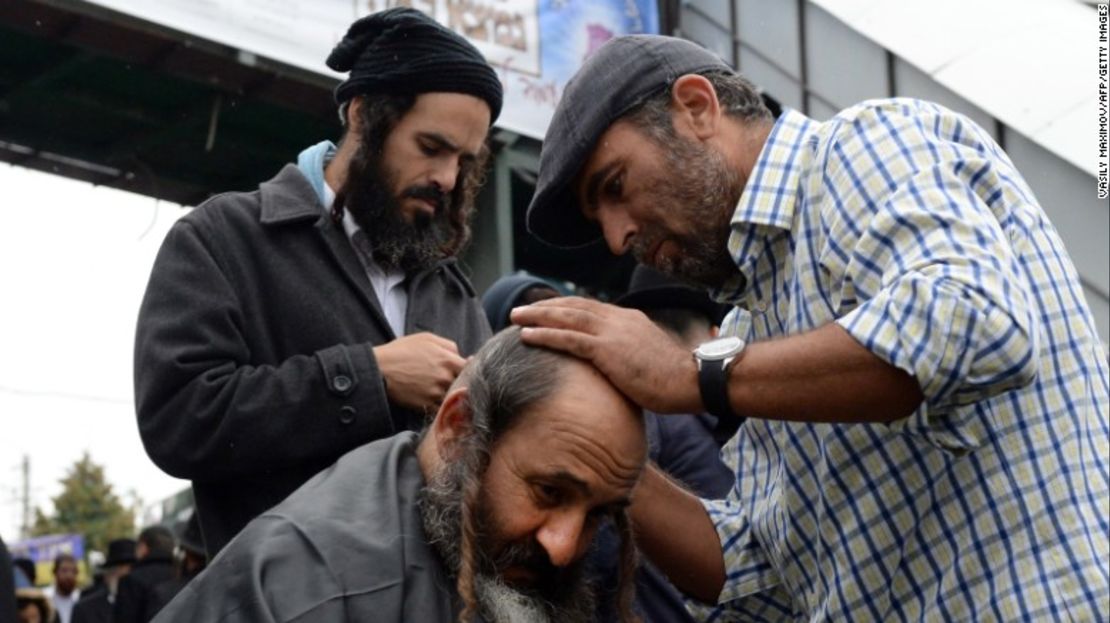 Hacerse un corte de pelo y vestir ropa nueva también es tradicional durante el Rosh Hashaná.