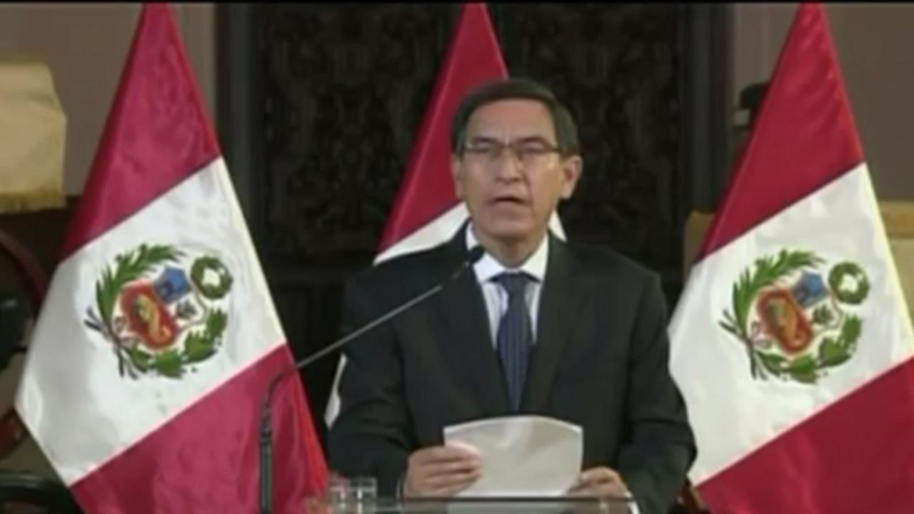 CNNE 710953 - vizcarra anuncia que disuelve el congreso de peru