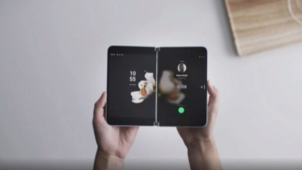 CNNE 711987 - los detalles del nuevo celular plegable de microsoft