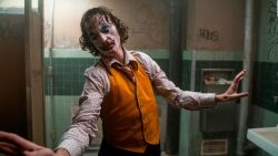 CNNE 712391 - alerta del fbi por el estreno de la pelicula "joker"