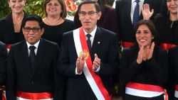 CNNE 712514 - en medio de la crisis, vizcarra designa gabinete en peru