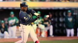 CNNE 712823 - 191004005324-cnne-depo-mlb-besibol-serie-divisional-playoffs-rays-tampa-yandy-diaz-heroe-cnn-pkg-00002304-super-169