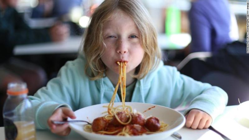 Insectos, pelo de roedor y excremento: esto y más se encuentra en los alimentos que comes todos los días y tal vez no lo sabías | cnn