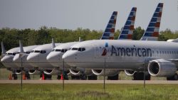 CNNE 714899 - american airlines espera realizar vuelos con el 737 max a mediados de enero