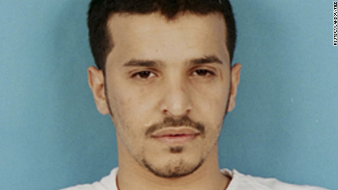 Se cree que el fabricante de bombas, Ibrahim al-Asiri, fue el responsable de varios intentos de ataque en contra de Estados Unidos, entre ellos el fallido ataque ocurrido el día de Navidad en 2009 en Detroit.