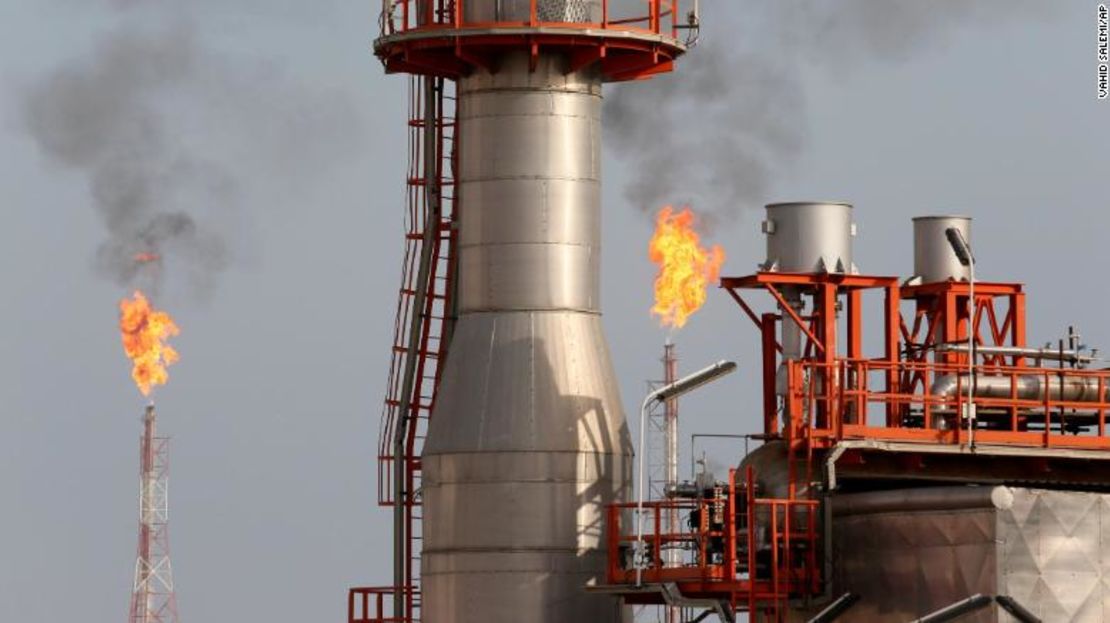 Una refinería de gas natural en el campo de gas South Pars en la costa norte del Golfo Pérsico, en Asaluyeh, Irán. Irán anunció el descubrimiento de un campo de gas natural diferente este domingo.