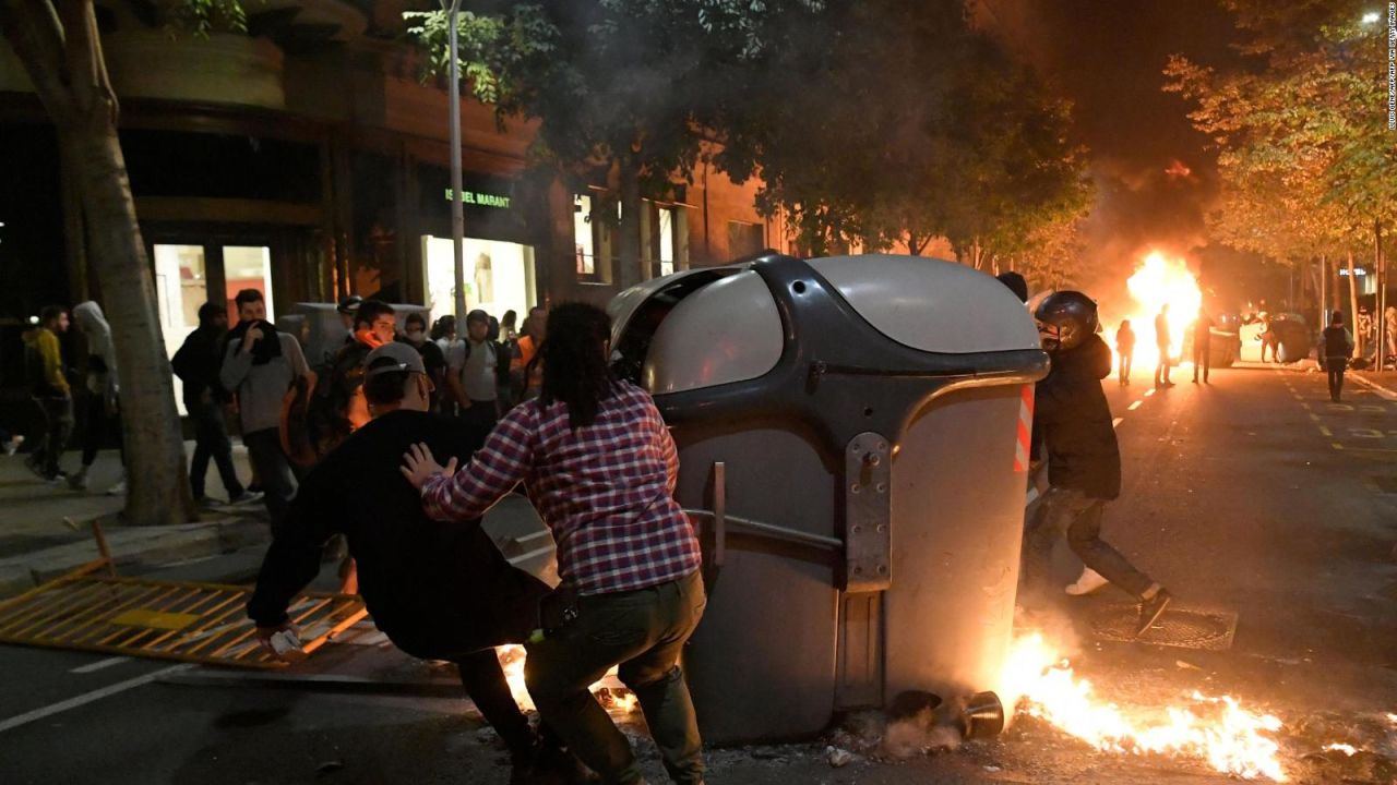 CNNE 717981 - liga pide cambiar el clasico de futbol espanol por protestas en barcelona