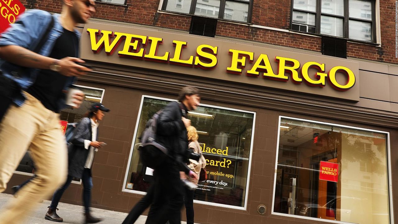 CNNE 718116 - ganancias de wells fargo impactadas por cargo de us$ 1-600 millones