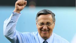 CNNE 718143 - conoce a la voz en espanol de los dodgers, jaime jarrin