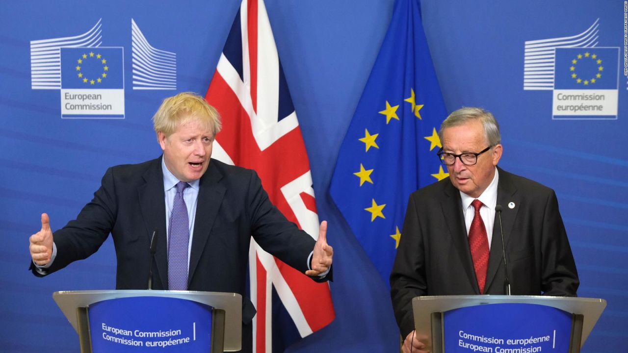 Boris Johnson y Jean Claude Junker anunciado acuerdo alcanzando en la UE sobre el brexit.