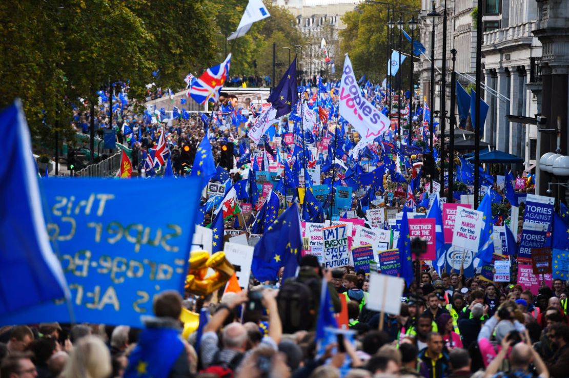 CNNE 719311 - people's vote campaign rallies for final say on brexit