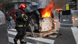 CNNE 720529 - incidentes frente al consulado de chile en buenos aires