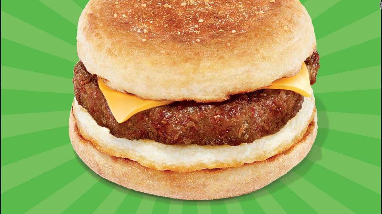 CNNE 720570 - breves economicas- dunkin' donuts lanza sandwiches con carne de beyond meat