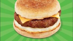 CNNE 720570 - breves economicas- dunkin' donuts lanza sandwiches con carne de beyond meat