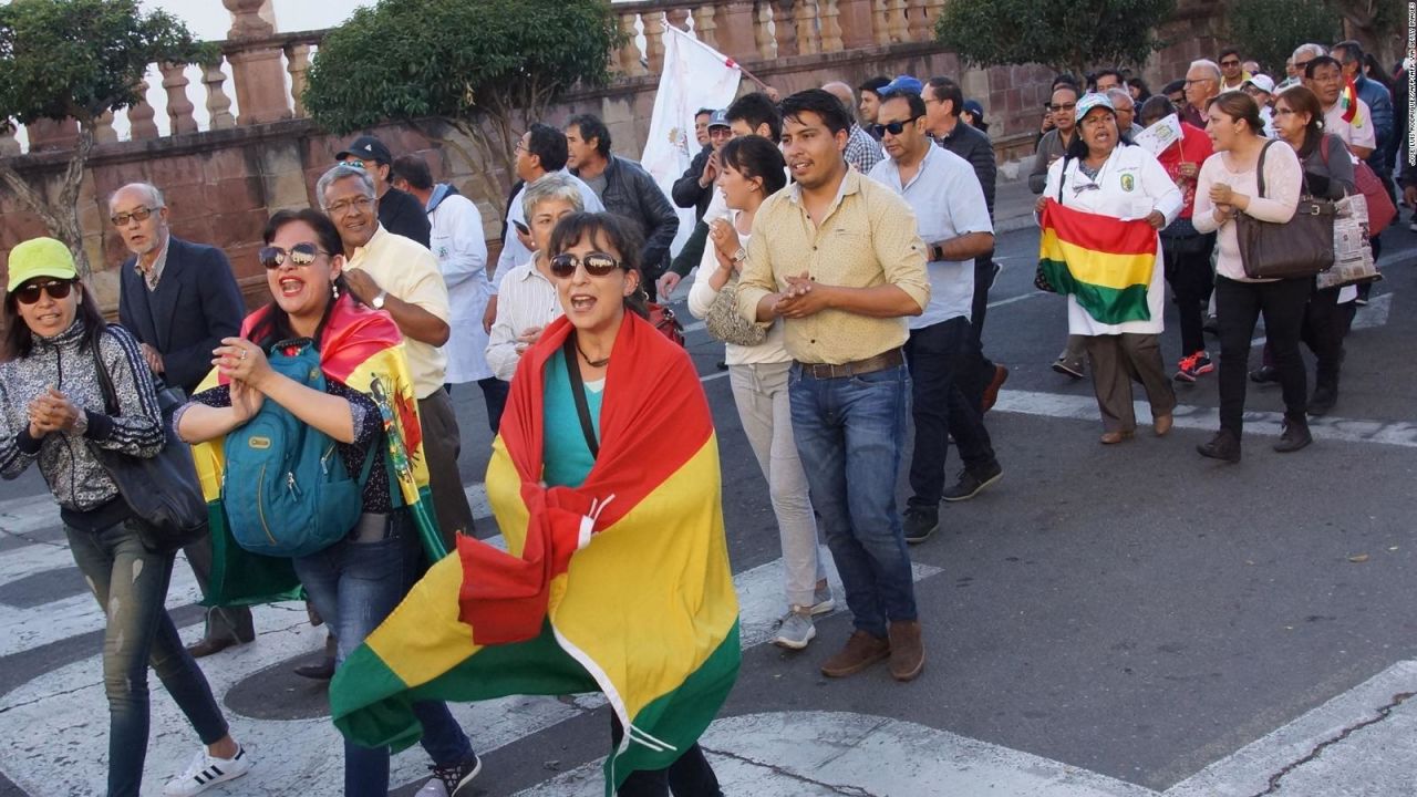 CNNE 721615 - escandalo en bolivia tras el retraso en el recuento de votos