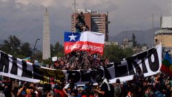 CNNE 721644 - chile, en busca de una resolucion a la emergencia