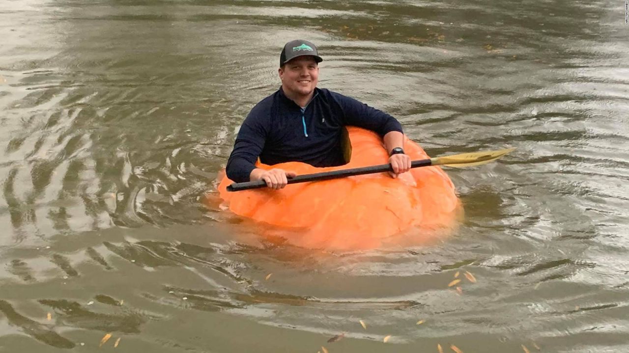 CNNE 722020 - transforman calabaza gigante en un bote