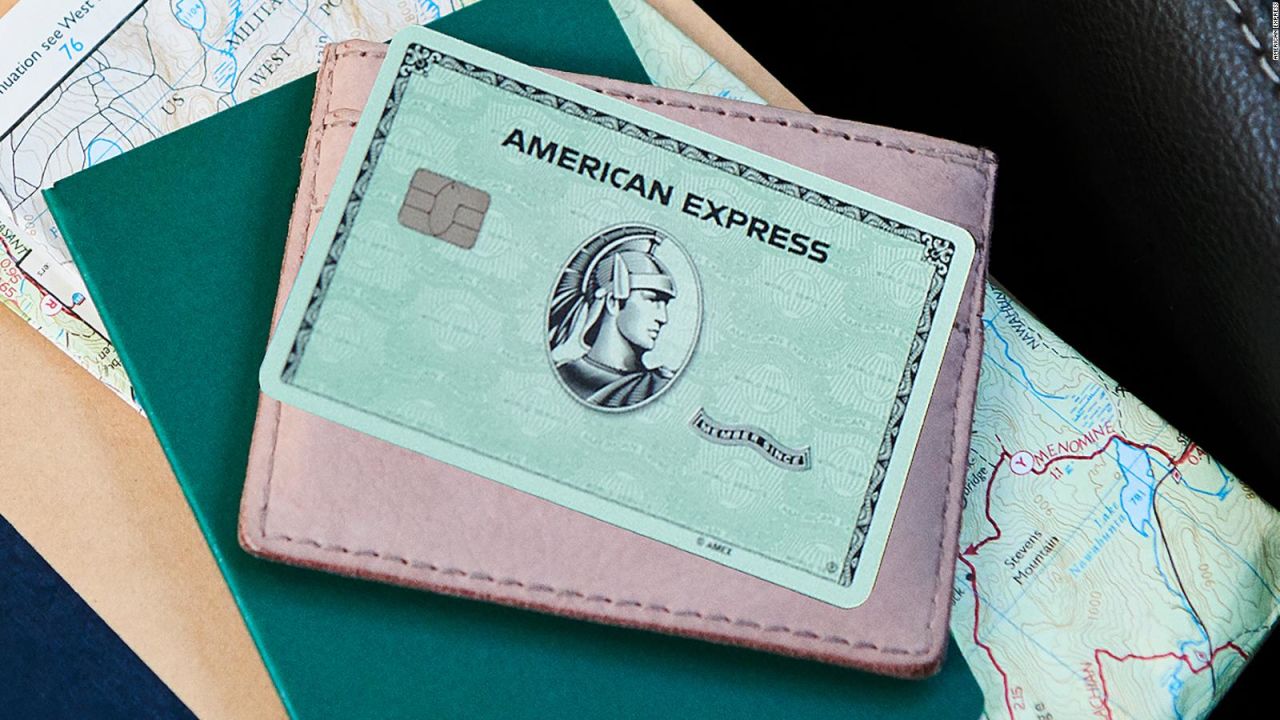 CNNE 722751 - breves economicas- la "green card" de amex renovada