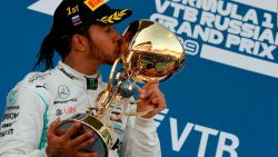 CNNE 723318 - lewis hamilton busca su sexto campeonato mundial