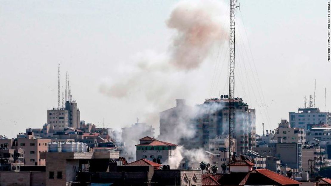 Humo en Gaza tras ataqué aéreo de Israel, el 12 de noviembre.