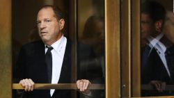 CNNE 724050 - dos mujeres enfrentan a harvey weinstein