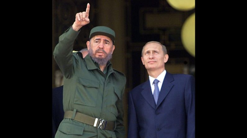 Después del colapso de la Unión Soviética, ningún líder ruso visitó Cuba hasta el año 2000, cuando el presidente Vladimir Putin viajó a la isla para reunirse con Castro. Putin regresó en 2014, reuniéndose con Castro y su hermano Raúl. "La cooperación con las naciones latinoamericanas es una de las principales orientaciones y perspectivas de la política exterior rusa", dijo Putin después.