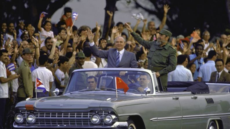 En 1989, solo dos años antes del colapso de la Unión Soviética, Castro se reunió con el líder de la Unión Soviética Mikhail Gorbachev. Cuba y Rusia disfrutan de una larga amistad desde la Guerra Fría.