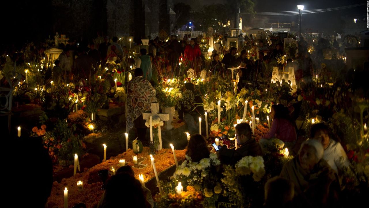 CNNE 726693 - la tradicional llegada de los fieles difuntos en michoacan