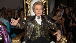 CNNE 727162 - fallece el astrologo walter mercado a los 87 anos