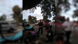 CNNE 728515 - policia salvo a un bebe que se asfixiaba